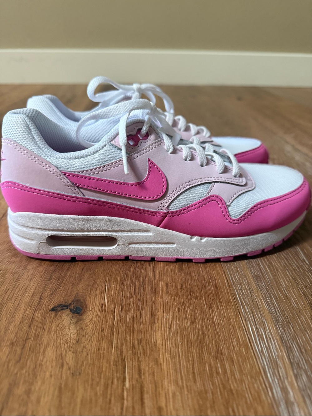 Nike Women's Pink & White Athletic Sneakers